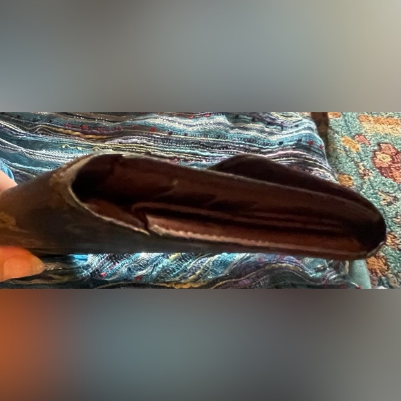 Louis Vuitton long wallet. Measures approximately 7 x 4”. GUC - Picture 9 of 15